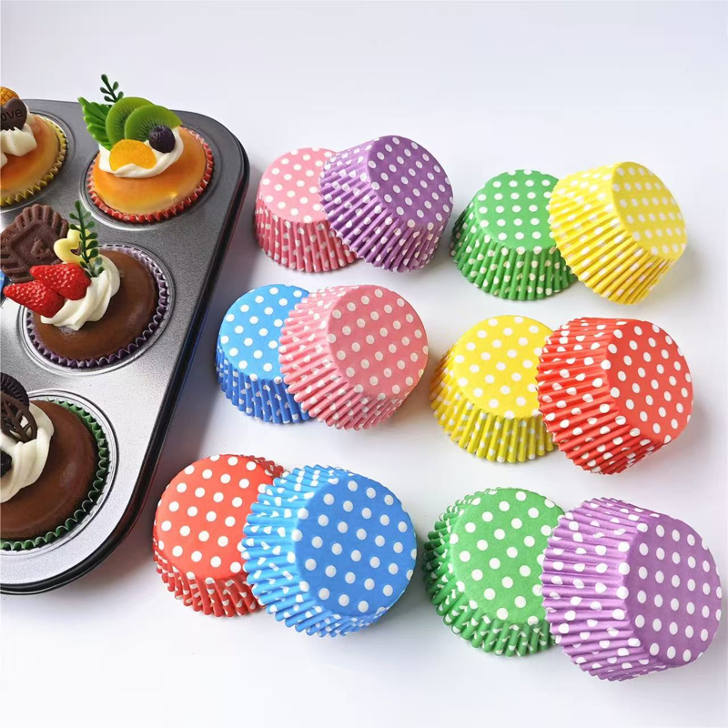 Kitchen Paper For Baking - 100枚入り水玉模様ケーキペーパーライナー、耐油ベーキングカップ、ケーキ、デザート、パーティーデコレーションに最適