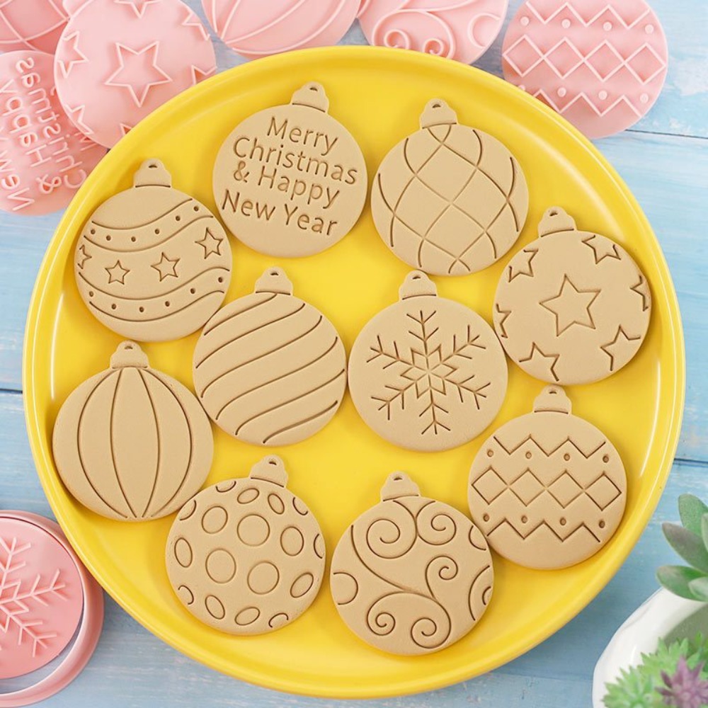 Cookie Cutter Set - 11個入りクリスマスオーナメントクッキーカッターセット、3Dエンボスボール型（10種類の模様付き）、ホリデーのお菓子用プラスチック製ベーキングツール