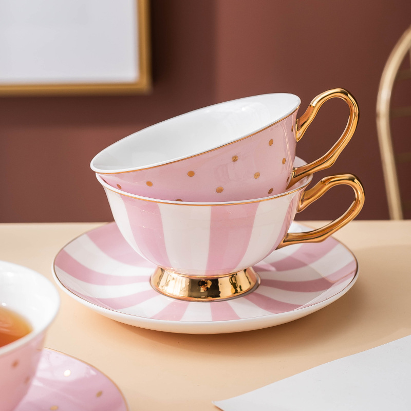 セラミックピンクコーヒーマグカップ、ディッシュティーカップ付 - Kitchen Baking Utensil Set のレビューと価格