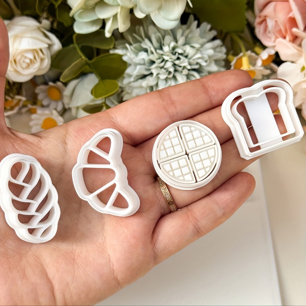 4個入りパン型クッキーカッターセット、クロワッサン、トースト - Cookie Cutter Set のレビューと価格